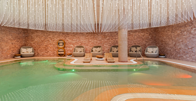 Декоративное освещение из акриловых стержней для горнолыжного курорта Манжерок. Алтай.