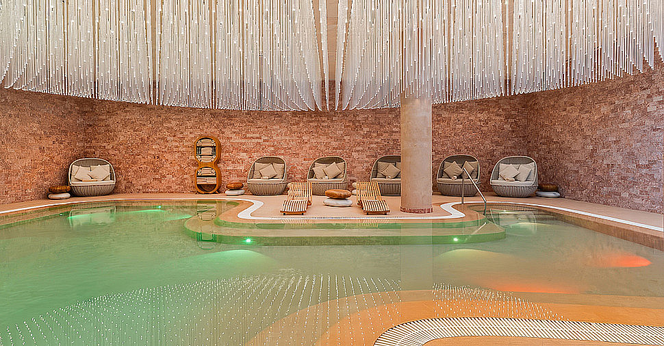 Декоративное освещение из акриловых стержней для горнолыжного курорта Манжерок. Алтай.