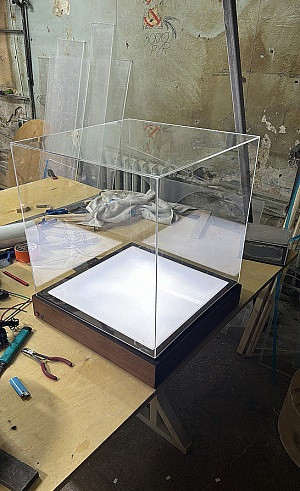 Коробки и колпаки из оргстекла
