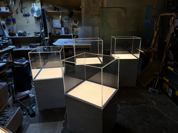 transparent_acrylic_cubes_970x728